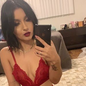 Meet your Posher, Kaitlin